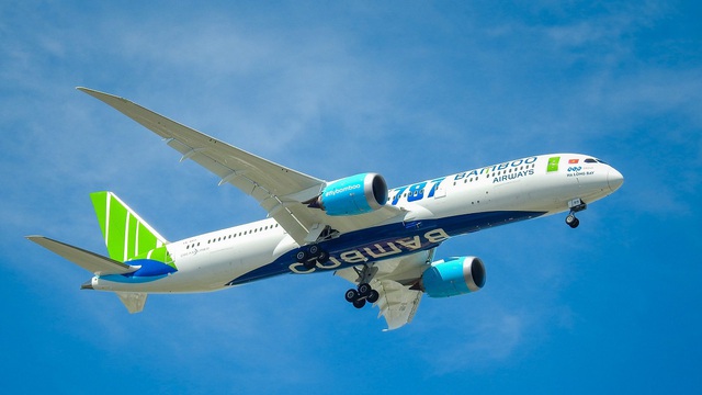 Bamboo Airways nâng hạng thương gia, tặng voucher miễn phí cho khách bay - Ảnh 1.