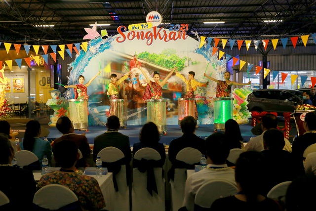 Lễ hội “Vui Tết Songkran” tại MM Mega Market: Trải nghiệm văn hóa và hàng hóa Thái Lan - Ảnh 1.