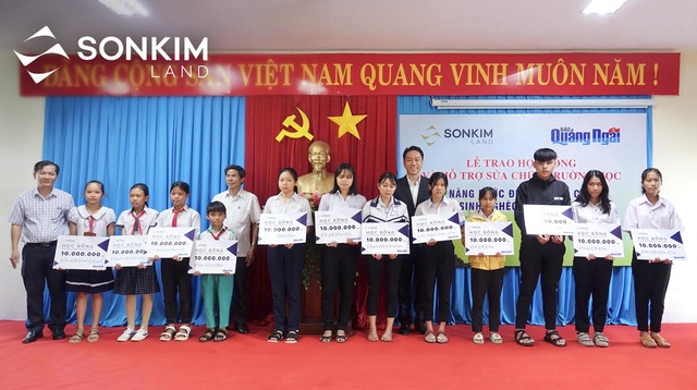 SonKim Land tiếp tục hỗ trợ 1 tỷ đồng cho học sinh tỉnh Quảng Ngãi - Ảnh 1.