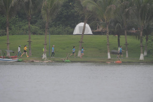 Những chân chạy nhí ở Ecopark Marathon 2021 - Ảnh 5.