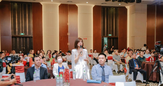 MC Nguyễn Cao Kỳ Duyên góp mặt tại sự kiện tri ân khách hàng của Hoa Viên Bình An - Ảnh 1.