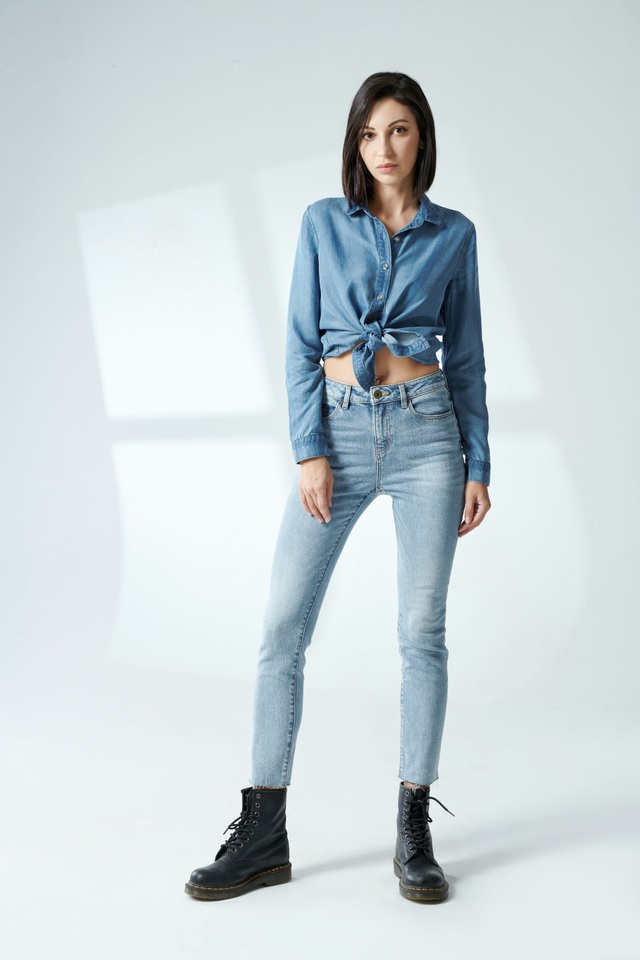 Điểm danh 6 dáng quần jeans mà cô nàng thời trang không thể thiếu - Ảnh 2.