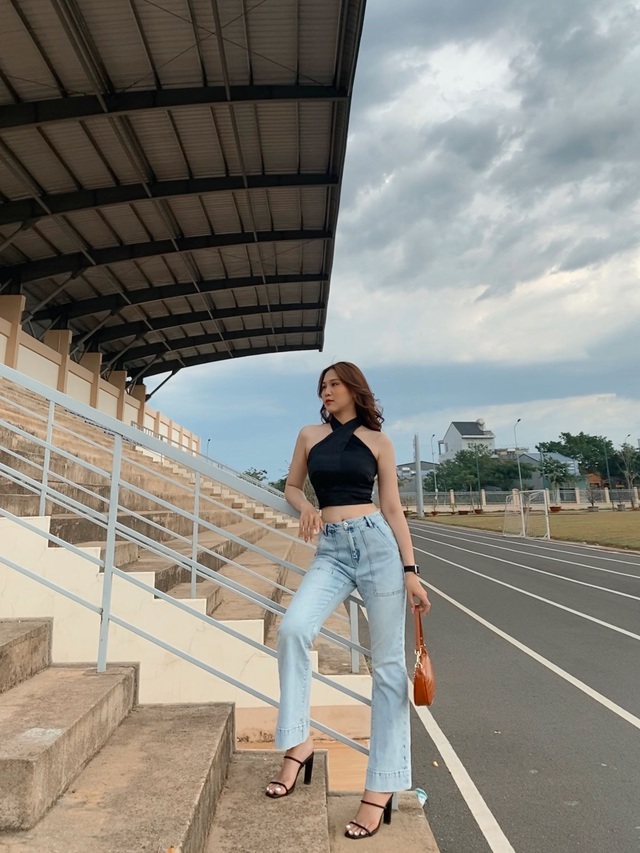 Điểm danh 6 dáng quần jeans mà cô nàng thời trang không thể thiếu - Ảnh 3.