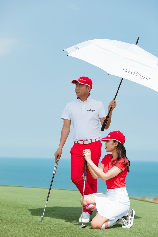 Lưu Hương Giang, Hồ Hoài Anh gợi ý phong cách golf dành cho doanh nhân - Ảnh 1.