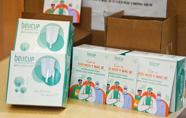 Sự kiện ủng hộ “đặc biệt” nhất mùa dịch: BeUcup gửi tặng cốc nguyệt san tới các nữ y bác sĩ - Ảnh 3.