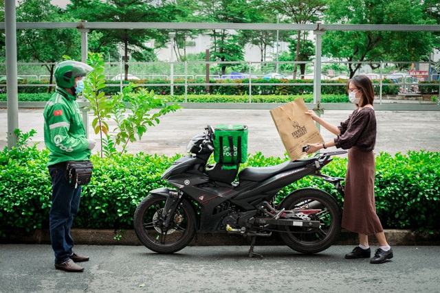 Mùa dịch này, chuyện gì khó có... shipper lo - Ảnh 2.