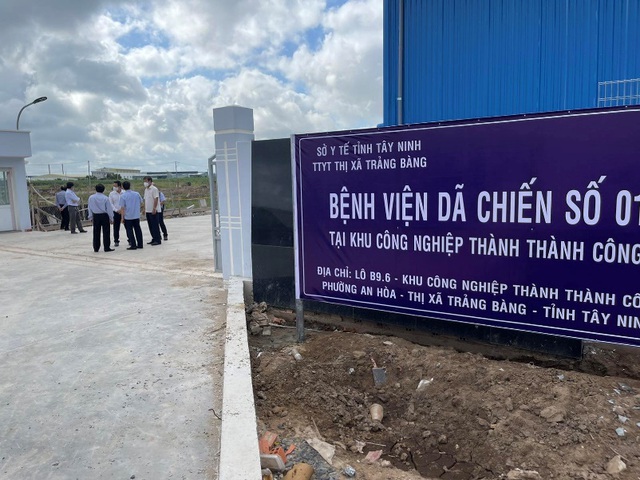 Kiểm tra công tác phòng, chống dịch ở Bệnh viện dã chiến số 1 tại KCN Thành Thành Công - Ảnh 1.