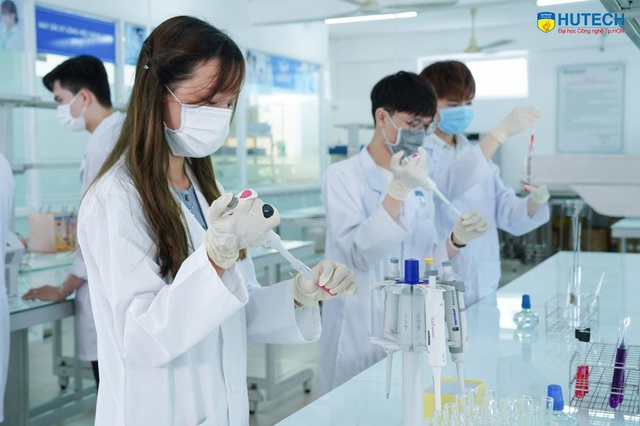 Trở thành tân sinh viên “tại gia” khi chọn xét tuyển học bạ và nhập học trực tuyến - Ảnh 1.