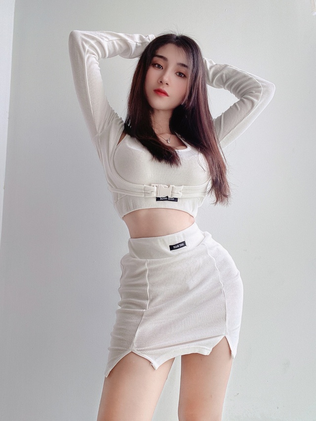 Nguyễn Xuyến - Hot mom theo đuổi phong cách gợi cảm và thành công với group hơn 2 triệu thành viên - Ảnh 3.