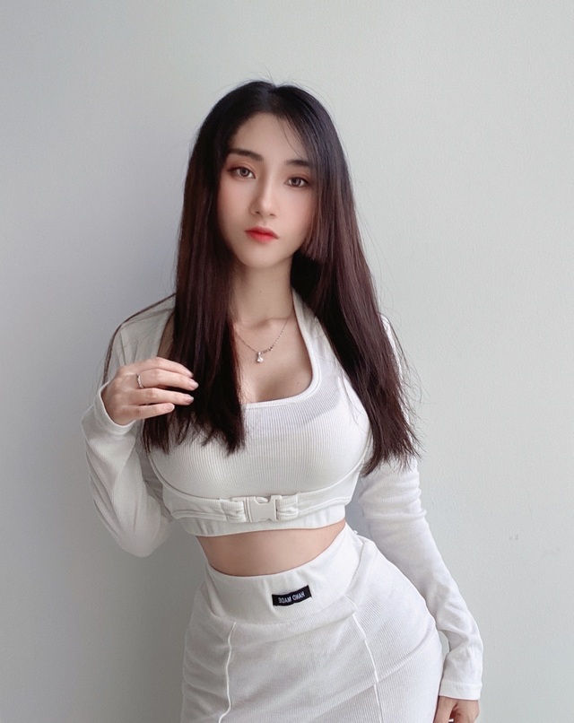 Nguyễn Xuyến - Hot mom theo đuổi phong cách gợi cảm và thành công với group hơn 2 triệu thành viên - Ảnh 2.