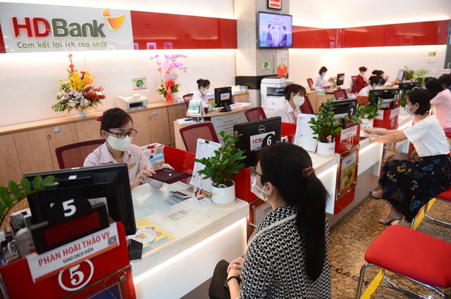 HDBank vào Top thương hiệu tài chính dẫn đầu Việt Nam do Forbes bình chọn - Ảnh 1.