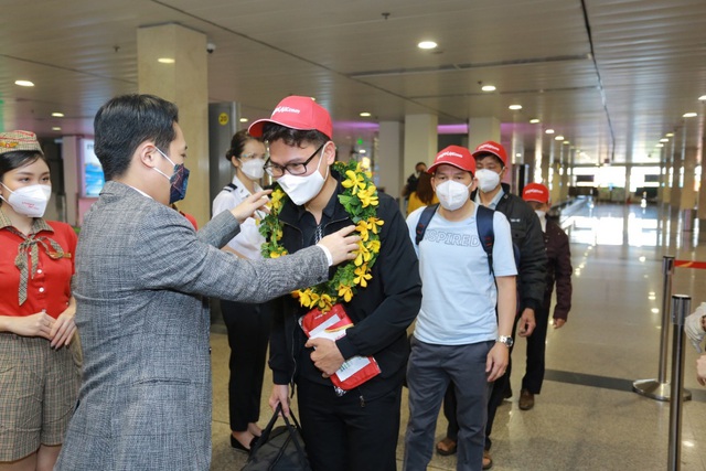 Đón chào năm mới 2022 đặc biệt trên độ cao 10.000m cùng Vietjet - Ảnh 2.