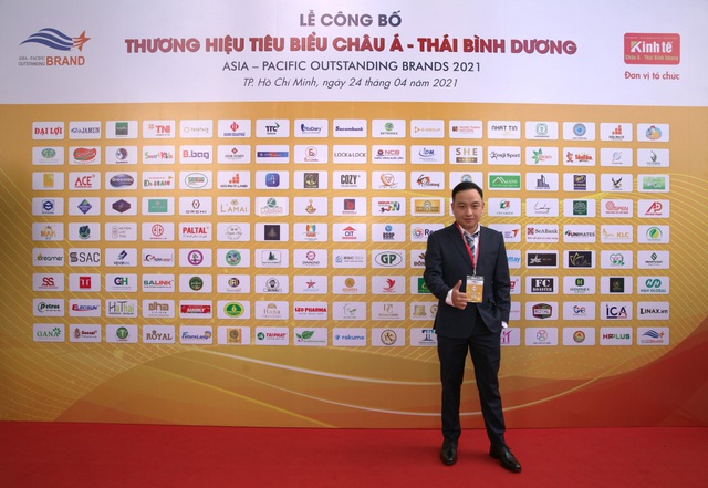 Nguyễn Minh Thiện Tấn đại diện cho Tân Tân nhận giải thưởng Asia-Pacific Brand 2021 - Ảnh 2.