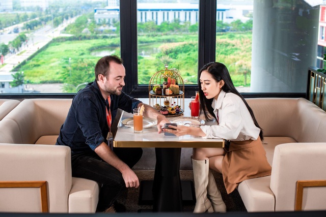 Công ty công nghệ đưa mô hình Signature Park Lounge dành cho nhân viên - Ảnh 2.