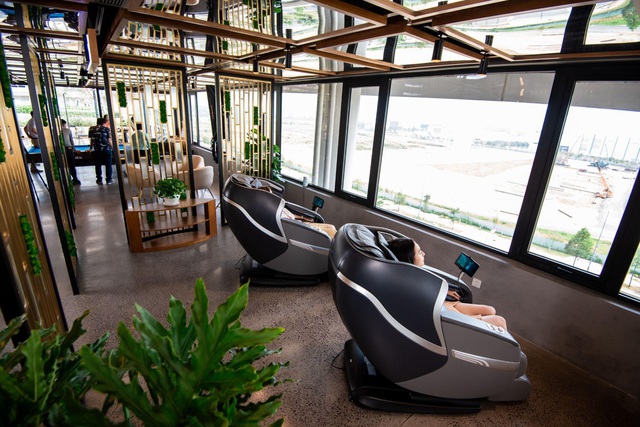 Công ty công nghệ đưa mô hình Signature Park Lounge dành cho nhân viên - Ảnh 4.