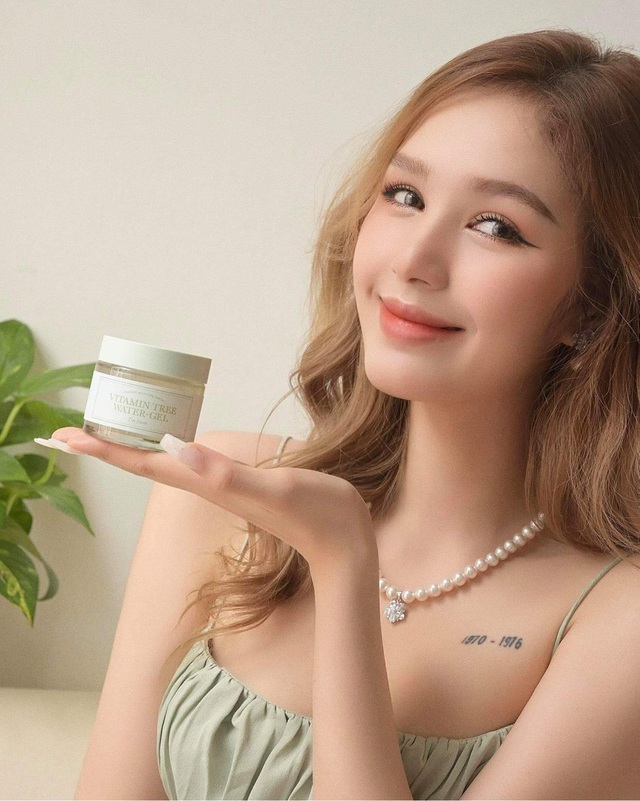 Tết cận kề, hội nghiện skincare thi nhau đặt hàng kem dưỡng này, nhìn vào cái tên ai cũng hiểu vì sao em nó hot - Ảnh 3.