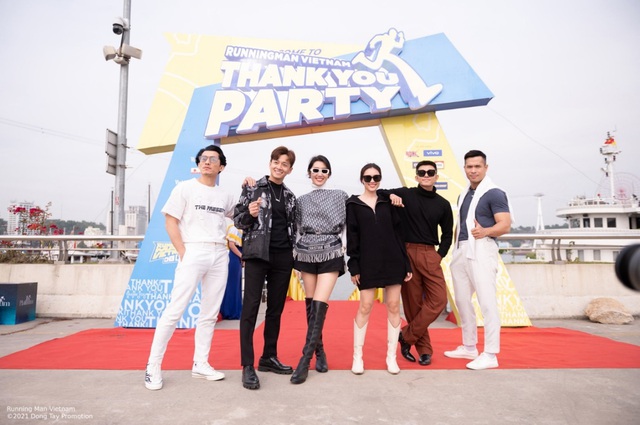 Dàn cast Running Man Vietnam lên đồ siêu đẹp, nổi bật trên du thuyền tại Hạ Long - Ảnh 3.