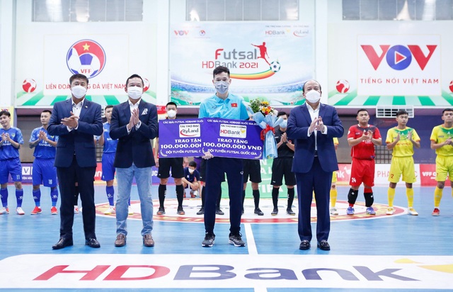 Futsal Việt Nam: Thành công vẻ vang, sức bật từ bàn tay vàng - Ảnh 2.