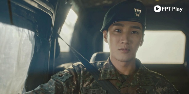 Jo Bo Ah lần đầu vào vai công tố viên quân đội, gây choáng vì ánh mắt sắc lẹm trên FPT Play - Ảnh 5.