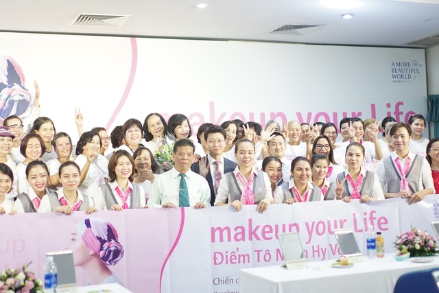 Xúc động hình ảnh bệnh nhân ung thư được “điểm tô hy vọng” tại TP Hồ Chí Minh - Ảnh 8.