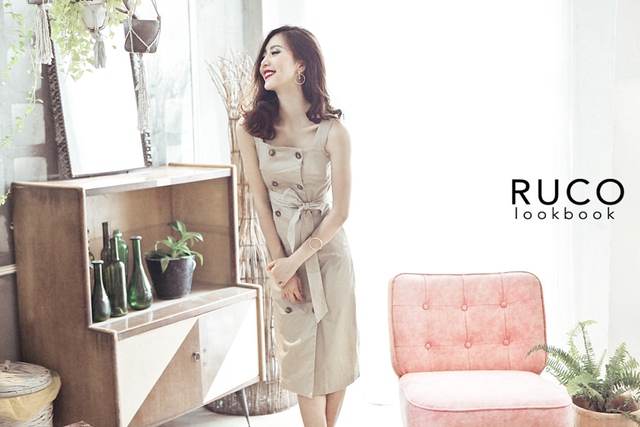Hot item phải có trong hè: áo trễ vai, váy ren và trang phục đơn sắc - Ảnh 8. Hot item phải có trong hè: áo trễ vai, váy ren và trang phục đơn sắc - Ảnh 8.
