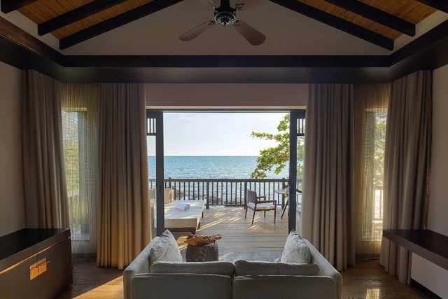 Top 5 khu nghỉ dưỡng có view biển đẹp “mê hồn” bạn phải đến hè này - Ảnh 2.