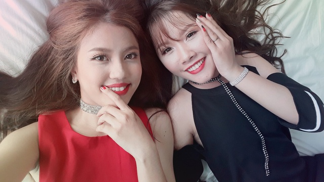 Để tránh cảnh “Facebook ai người đó đẹp”, phải biết cách selfie đẹp cả đôi - Ảnh 11. Để tránh cảnh “Facebook ai người đó đẹp”, phải biết cách selfie đẹp cả đôi - Ảnh 11.