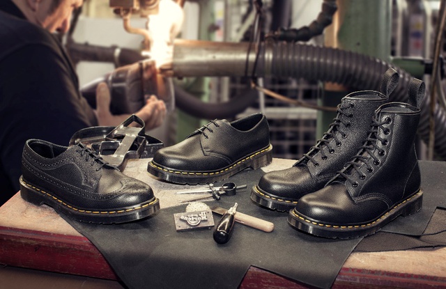 Điểm danh các mẫu giày độc nhất của Dr. Martens khiến giới mê giày phát cuồng - Ảnh 1. Điểm danh các mẫu giày độc nhất của Dr. Martens khiến giới mê giày phát cuồng - Ảnh 1.