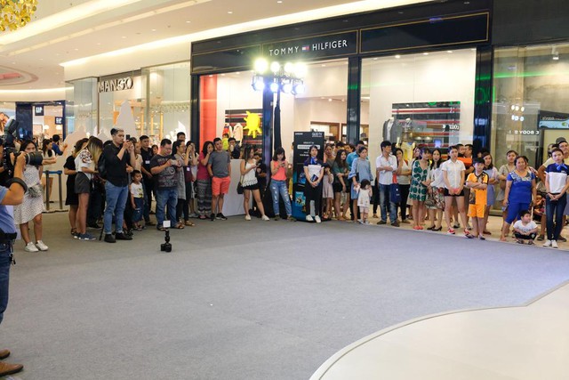 Đi xem phim Thành Long, tôi lỡ trót yêu TV QLED mất rồi - Ảnh 8. Đi xem phim Thành Long, tôi lỡ trót yêu TV QLED mất rồi - Ảnh 8.