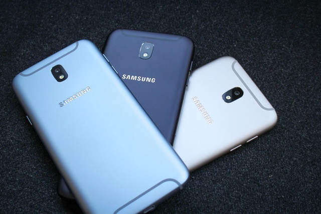 Smartphone bán chạy nhất Việt Nam vừa có bản cập nhật kế thừa tinh hoa từ Samsung Galaxy S8 - Ảnh 2. Smartphone bán chạy nhất Việt Nam vừa có bản cập nhật kế thừa tinh hoa từ Samsung Galaxy S8 - Ảnh 2.