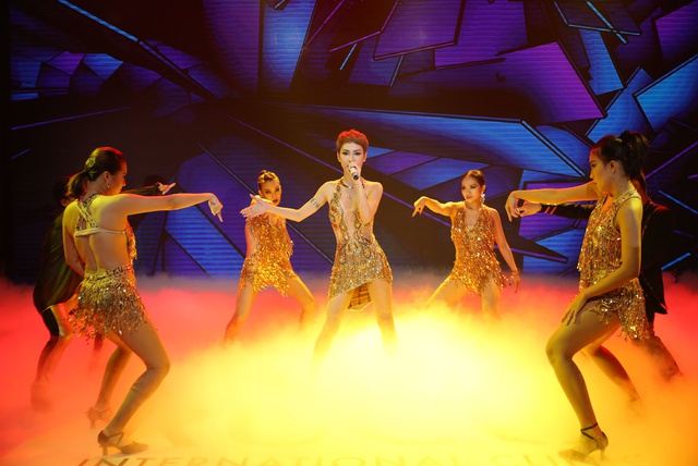 Thu Thảo kín đáo, Tóc Tiên gợi cảm cùng nổi bật trên thảm đỏ - Ảnh 19.