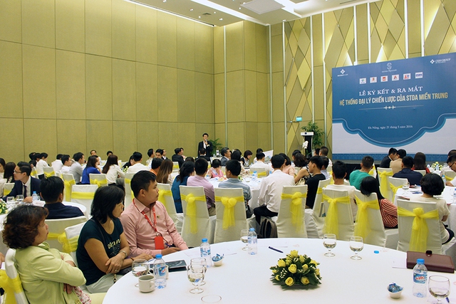 Hàng trăm khách hàng tham dự Lễ kí kết & Ra mắt hệ thống đại lý chiến lược của STDA miền Trung