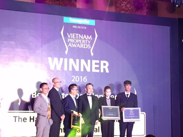 Với thiết kế độc đáo, tiện ích đẳng cấp, vị trí thuận tiện, Novotel Phu Quoc Resort đồng thời được đánh giá cao tại 5 hạng mục của Vietnam Property Awards 2016