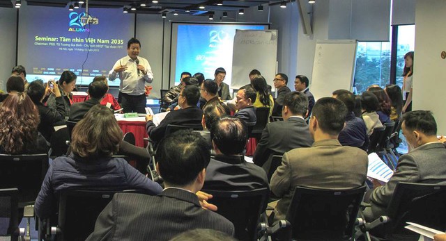 Chủ tịch HĐQT FPT Trương Gia Bình đã chủ trì seminar “Tầm nhìn Việt Nam 2035” trong chương trình họp mặt cựu học viên “20 năm Alumni – Mãi một tình yêu”.