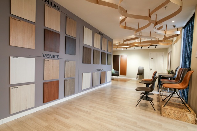 Tầng 4 là khu trưng bày hàng loạt những sản phẩm nội thất décor hoàn toàn mới của An Cường.