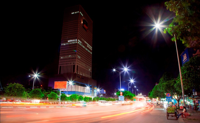 Ứng dụng thí điểm đèn LED trên đường Điện Biên Phủ, TP.HCM.