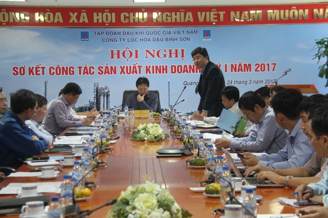 Ông Trần Ngọc Nguyên TGĐ BSR báo cáo tình hình sản xuất kinh doanh quí I năm 2017. 