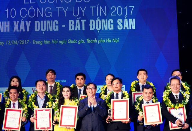 Năm 2017, Đất Xanh được vinh danh là một trong những chủ đầu tư uy tín nhất Việt Nam.