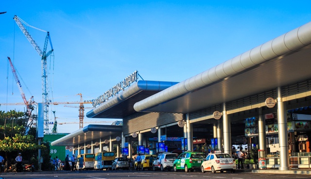 Cảng hàng không quốc tế Cam Ranh đang được triển khai nâng cấp mở rộng.