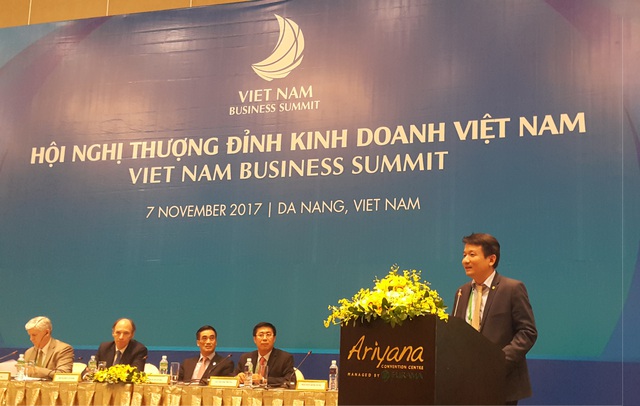 Ông Nguyễn Đình Tùng – Tổng Giám đốc OCB tham luận cùng Hội nghị Thượng đỉnh kinh doanh 2017.