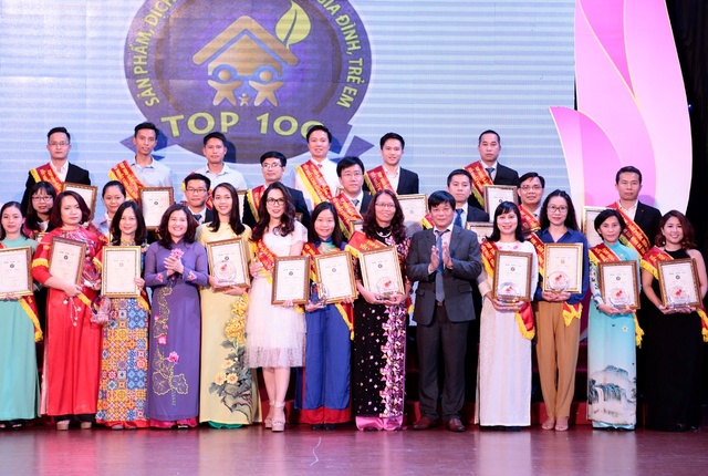 BAOVIET Bank đạt danh hiệu “Top 100 sản phẩm tốt nhất cho gia đình và trẻ em” 2018 - Ảnh 1.