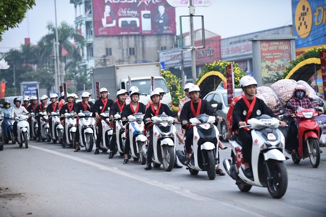 Mãn nhãn với đoàn xe sang khuấy đảo TP. Phúc Yên - Ảnh 2.