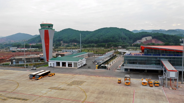 Hãng hàng không Vietjet Air khai trương đường bay Vân Đồn - Thành phố Hồ Chí Minh - Ảnh 2.