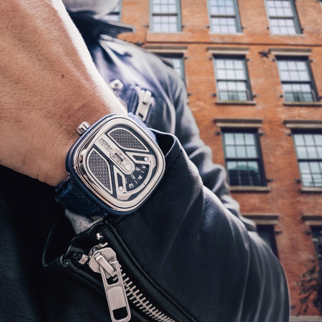 Chiếc SevenFriday đầu tiên với chất liệu denim mang tên M1B/01 “Urban Explorer” - Ảnh 2.