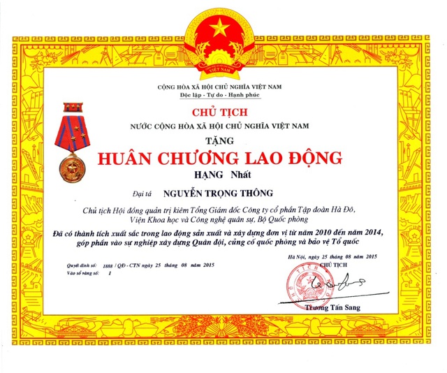 Ông Nguyễn Trọng Thông – Chủ tịch HĐQT kiêm Tổng Giám đốc Tập đoàn được Chủ tịch nước tặng Huân chương Lao động hạng Nhất năm 2015