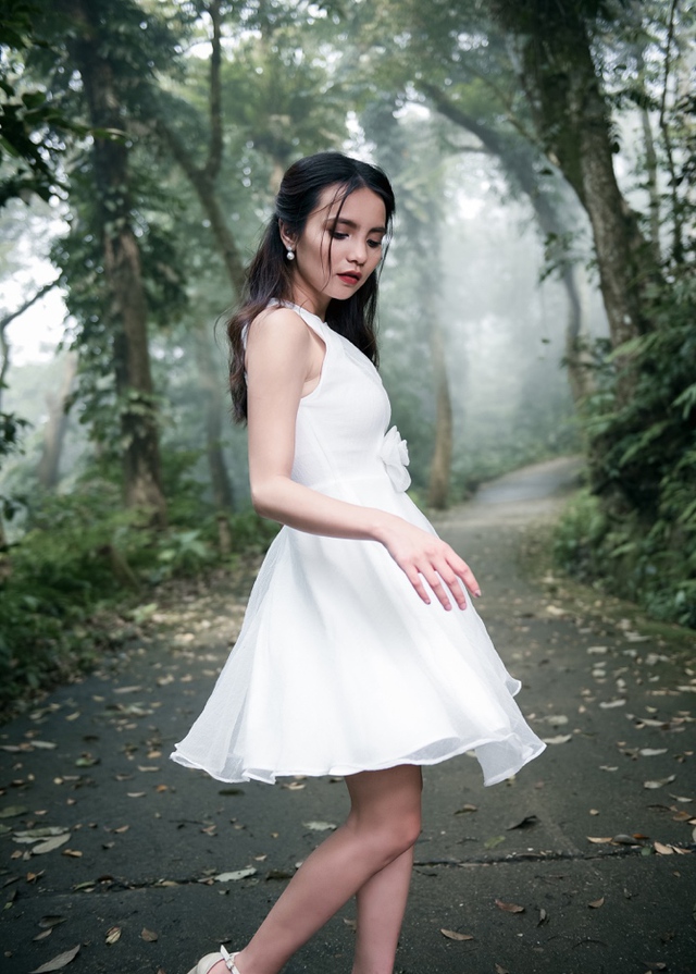 Cô gái nào cũng cần biết cách diện đồ “ảo diệu” này để luôn tự tin xuống phố - Ảnh 2. Cô gái nào cũng cần biết cách diện đồ “ảo diệu” này để luôn tự tin xuống phố - Ảnh 2.