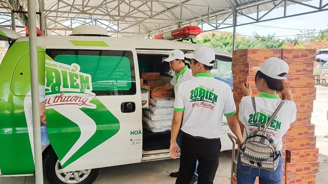 Hành trình Love Bus chia sẻ yêu thương đến khắp các tỉnh thành - Ảnh 1.