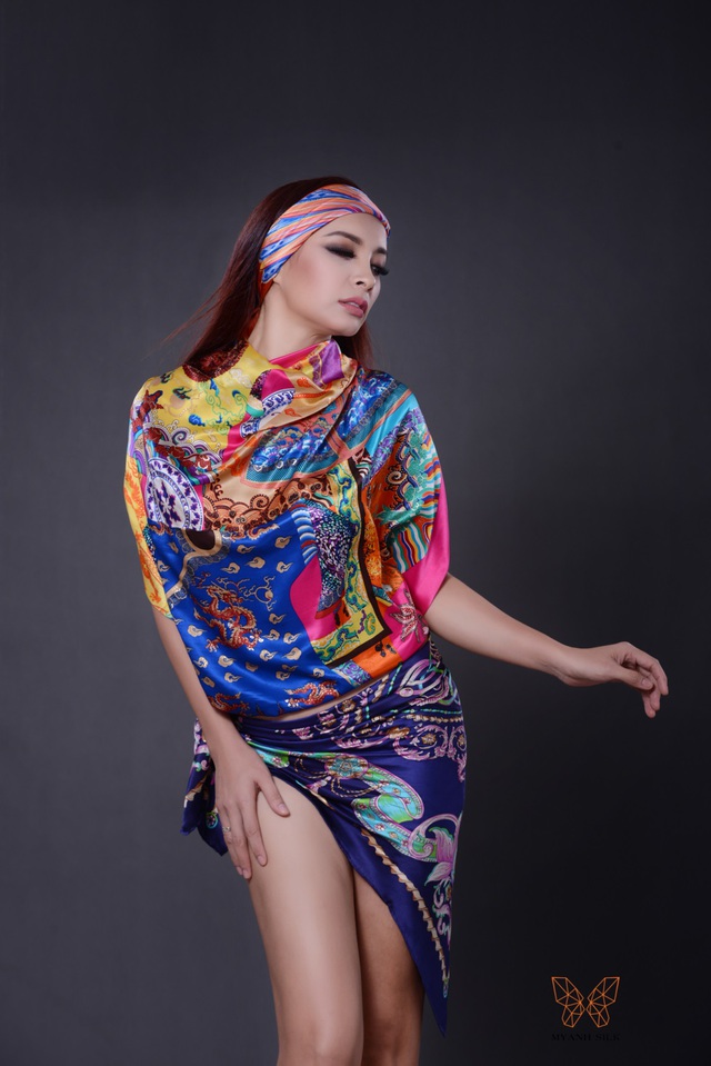 Phi&ecirc;u c&ugrave;ng vũ kh&uacute;c của lụa với cặp đ&ocirc;i si&ecirc;u mẫu Thu&yacute; Hằng - Thu&yacute; Hạnh - Ảnh 7.