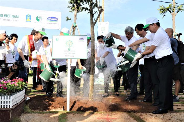 Quỹ 1 triệu cây xanh cho Việt Nam và Vinamilk trồng hơn 110.000 cây xanh tại Bà Rịa Vũng Tàu - Ảnh 6.