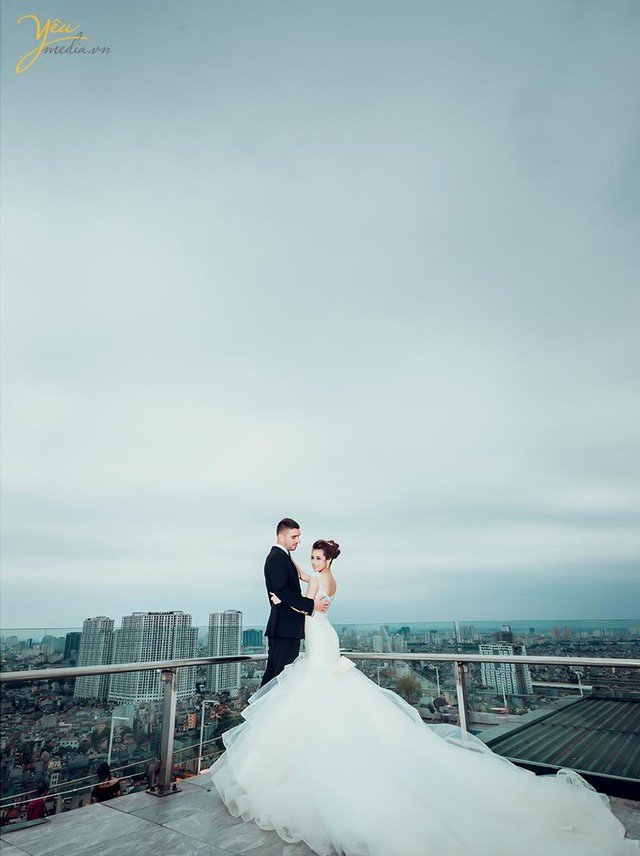 Chụp ảnh cưới ở Hà Nội qua Nhật kí chàng rể “Tây” - Ảnh 1.
